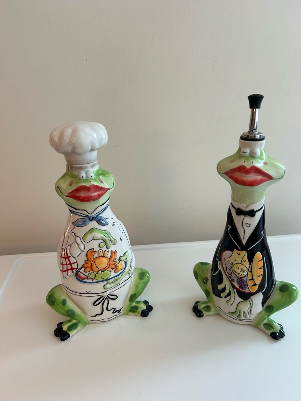 Ceramic Frog Salt & Pepper Set with Chef and Butler Motifs - Green & White